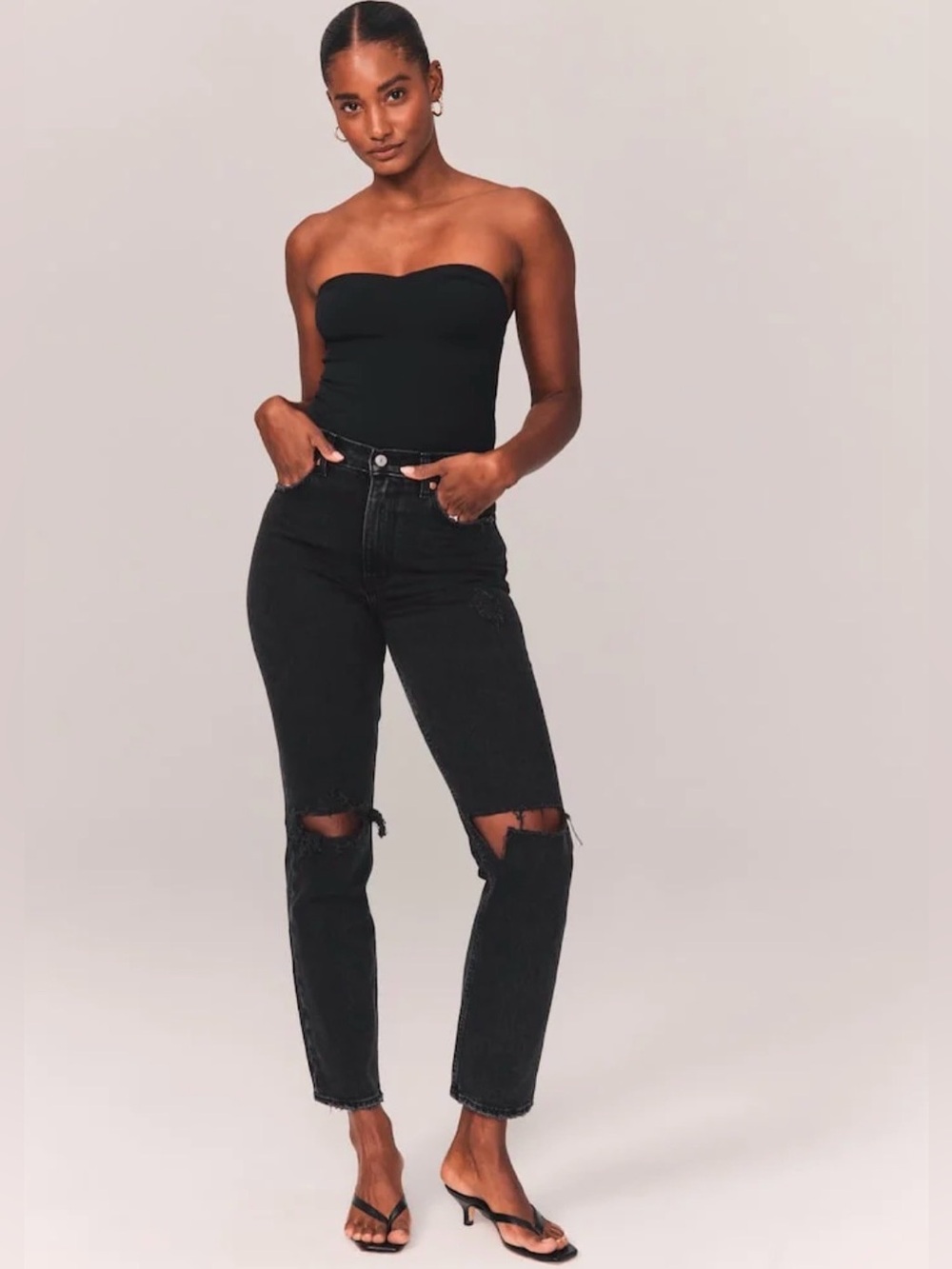 Abercrombie & Fitch ultra High-Rise 90’s straight Black Distressed Jeans 23